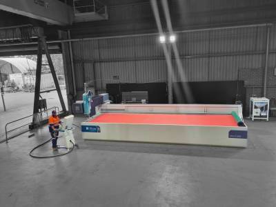 Mach 200 Pivot Plus used for cutting Wear Liners for the Mining Industry 